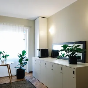 Πανσιόν Flora Inn, Scotti's House - Due Passi In Centro, Μπέργκαμο